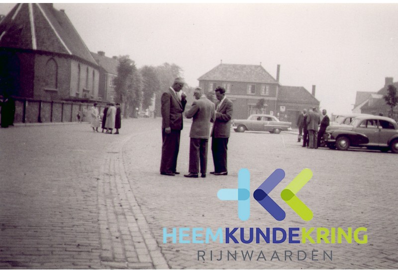 Lobith jaren 50 uitstapje bejaarden (2)
